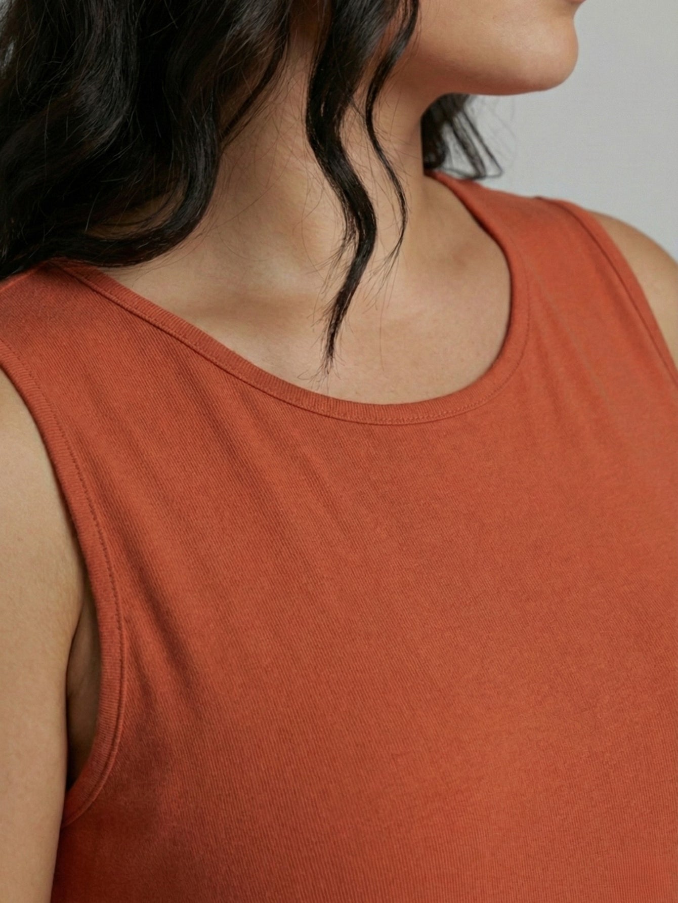 Vestido Longo Aveloz Viscolycra Soltinho Plus Size com Bolso Ferrugem