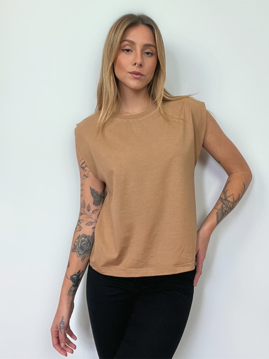 Camiseta Aveloz Feminina Muscle Tee Caramelo