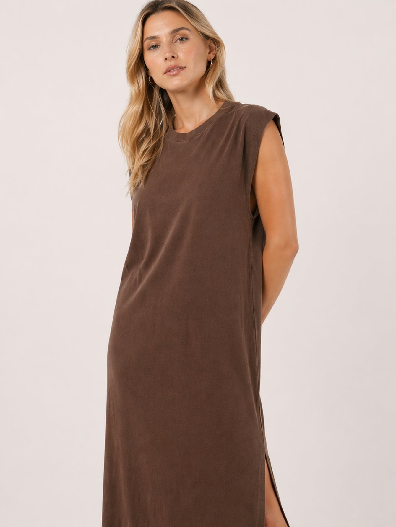 Vestido Longo Muscle Tee Em Algodão Com Bolso Aveloz Marrom