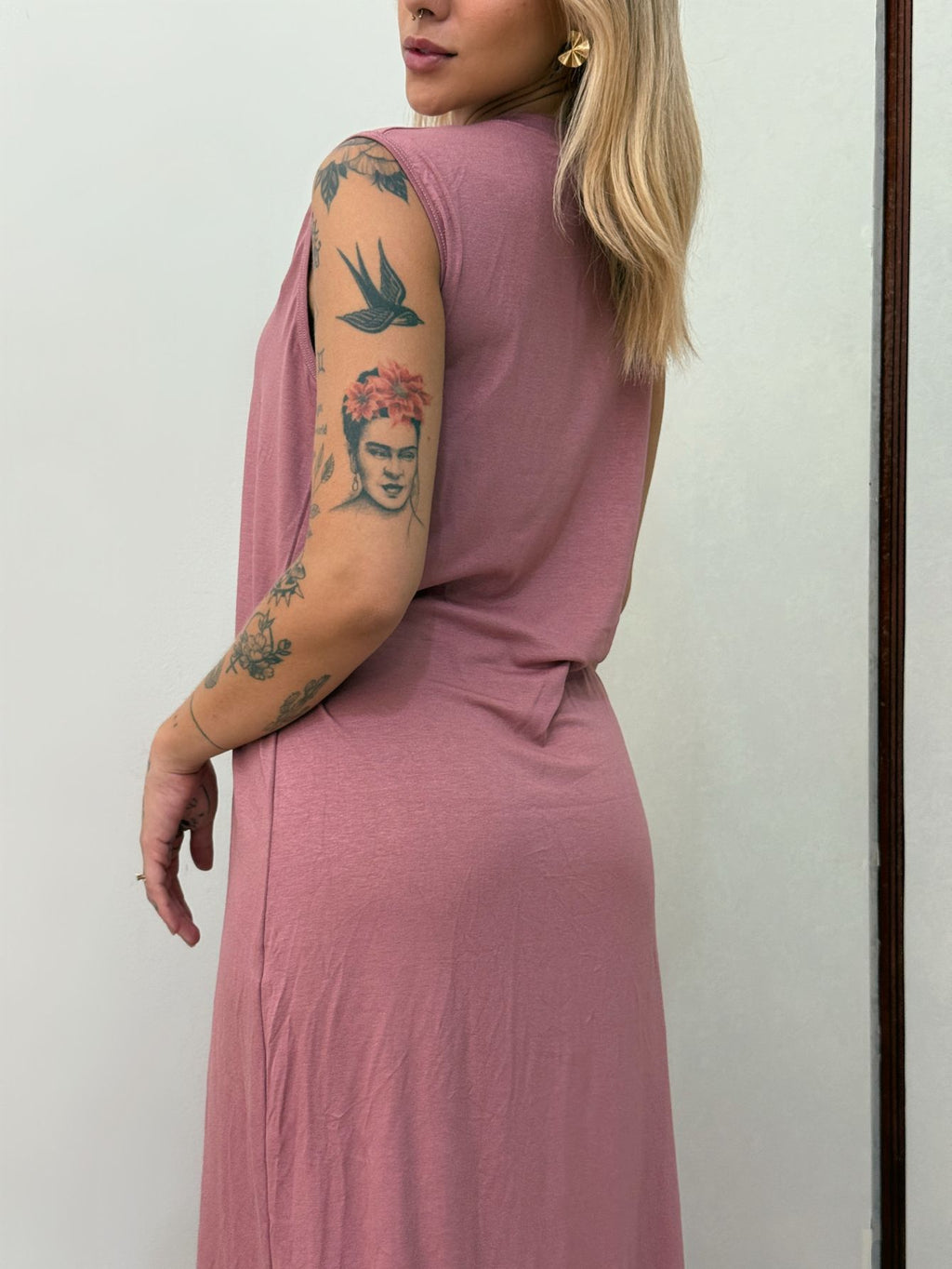 Vestido Midi Regata de Malha Com Fenda Lateral Feminino Aveloz Elegance-Rosa