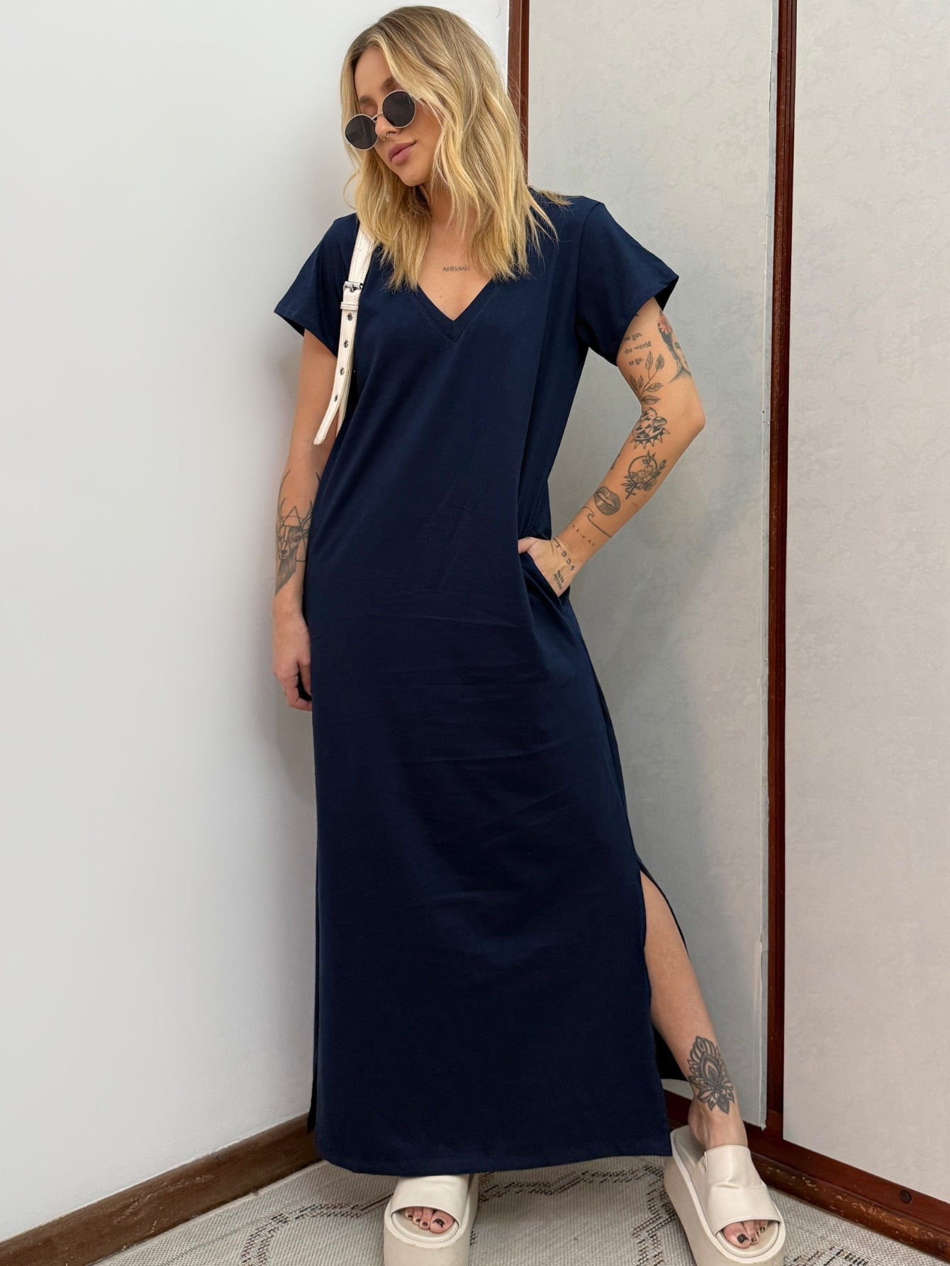 Vestido Longo de Algodão com Bolso Decote V Azul Marinho