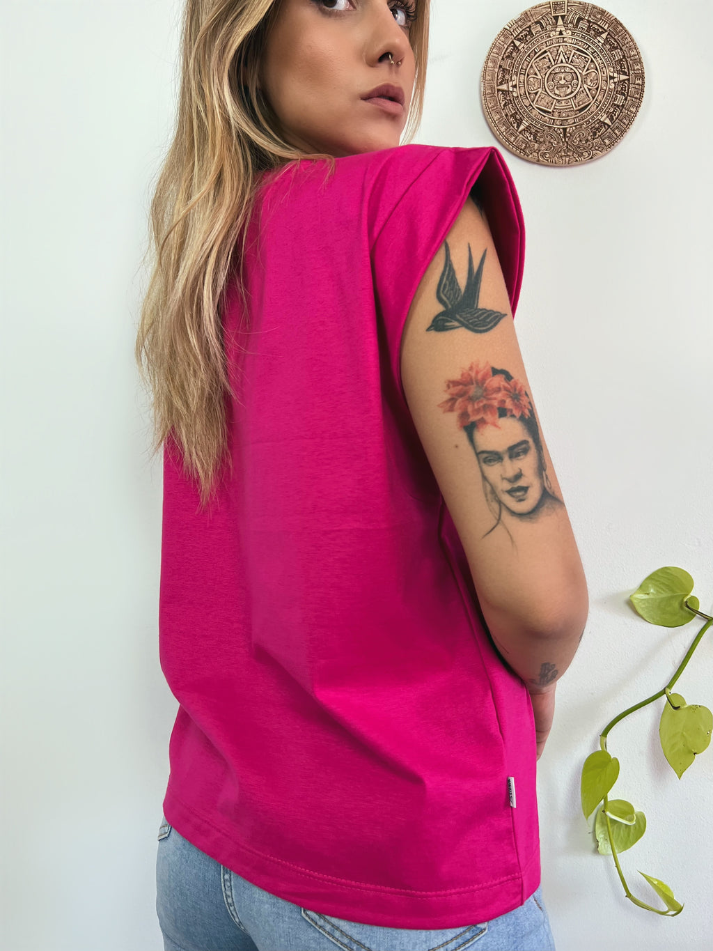 Regata Feminina Aveloz Ombro Caído- Rosa Pink