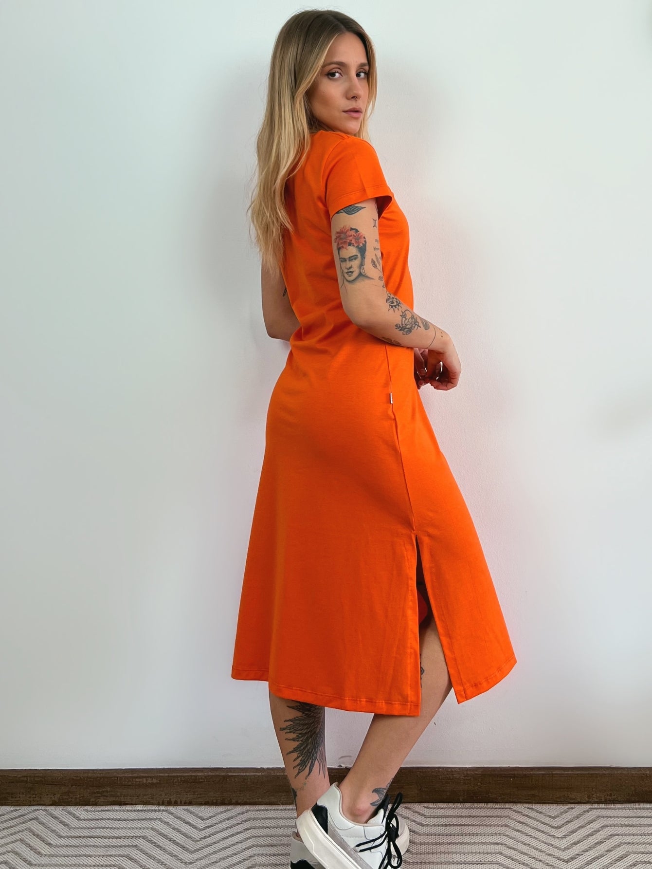 Vestido Mid Camiseta Com Fenda Aveloz Laranja