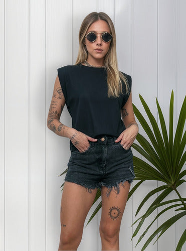 Camiseta Aveloz Feminina Muscle Tee Preta