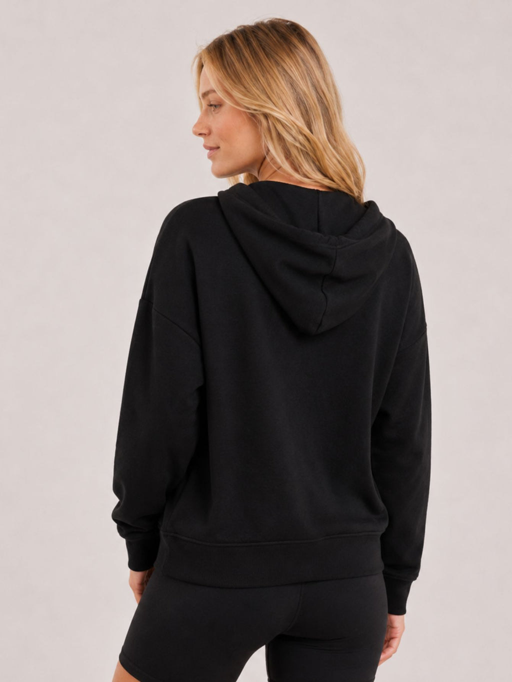 Jaqueta Moletom feminina Cropped Flow Aveloz com zíper e Capuz Preto