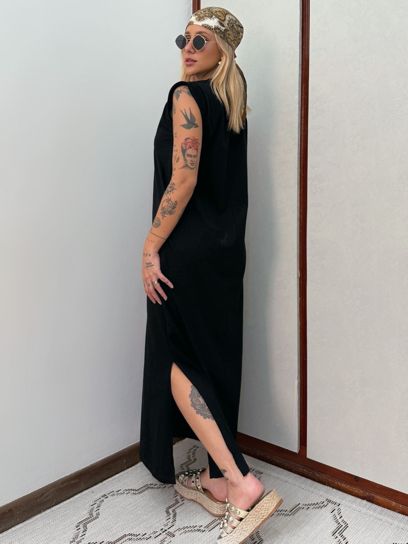 Vestido Longo Muscle Tee Em Algodão Com Bolso Aveloz Preto