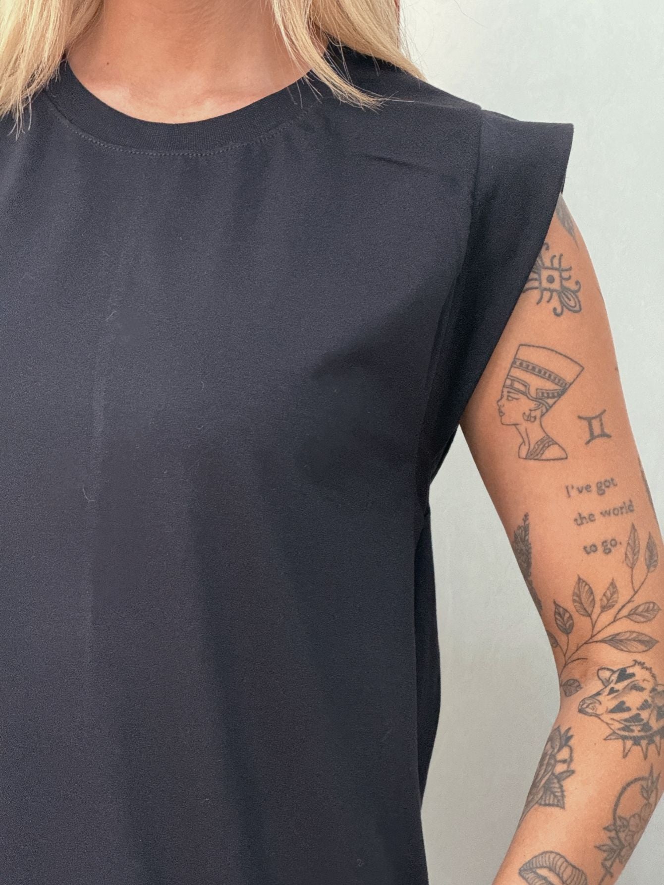 Vestido Longo Muscle Tee Em Algodão Com Bolso Aveloz Preto