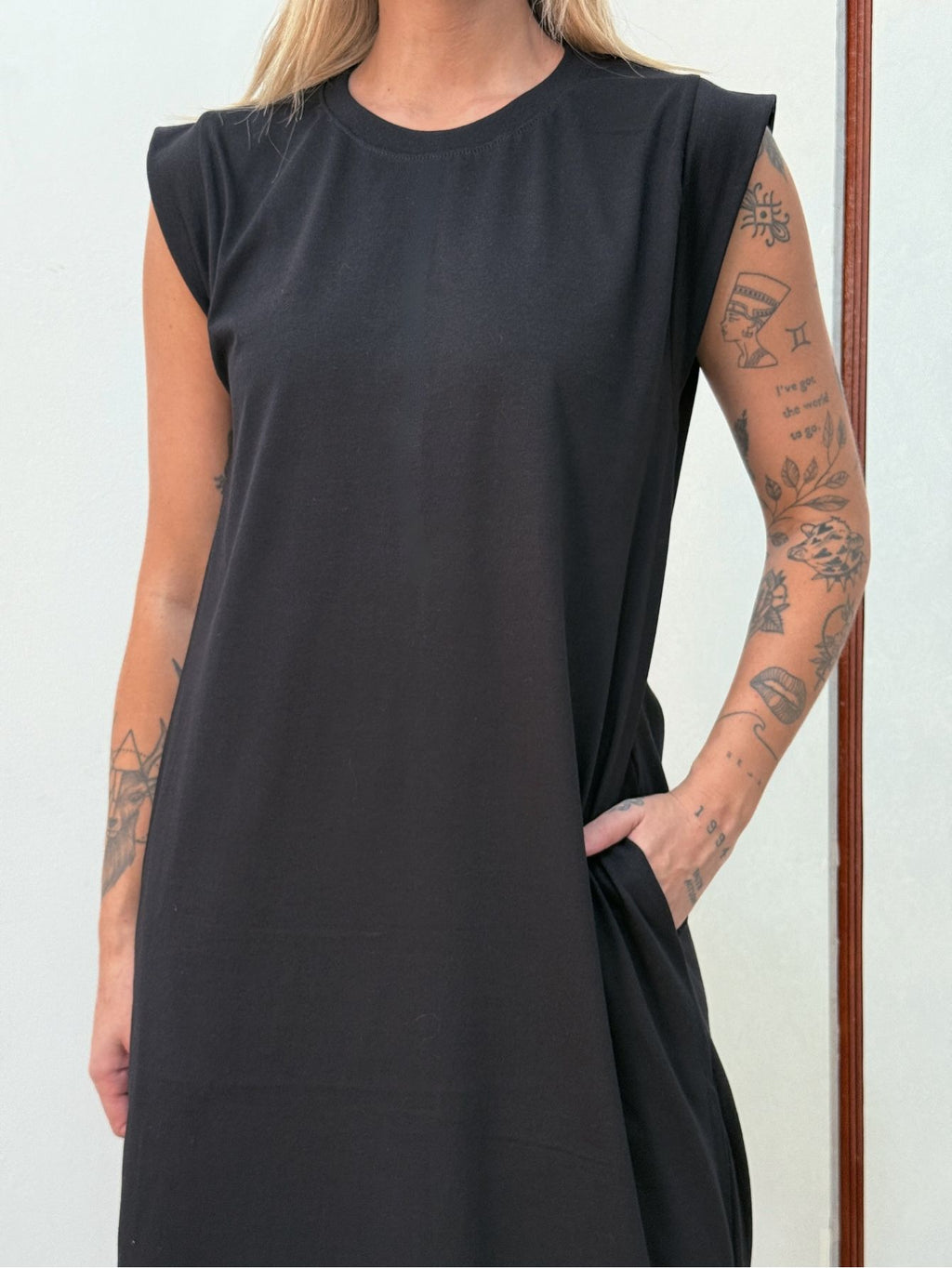 Vestido Longo Muscle Tee Em Algodão Com Bolso Aveloz Preto