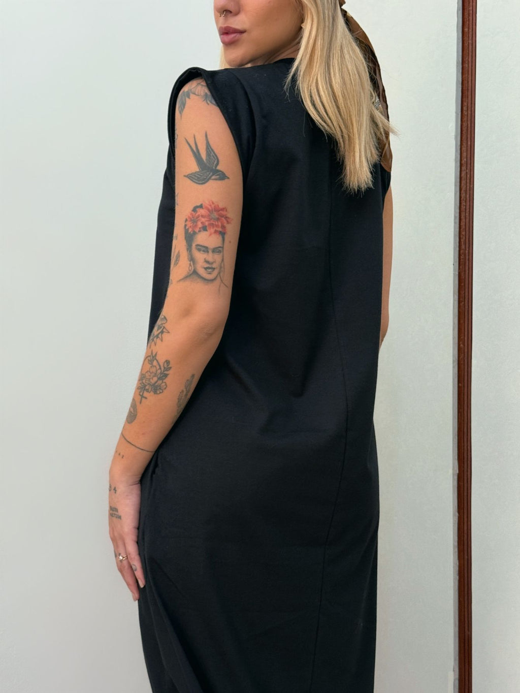 Vestido Longo Muscle Tee Em Algodão Com Bolso Aveloz Preto