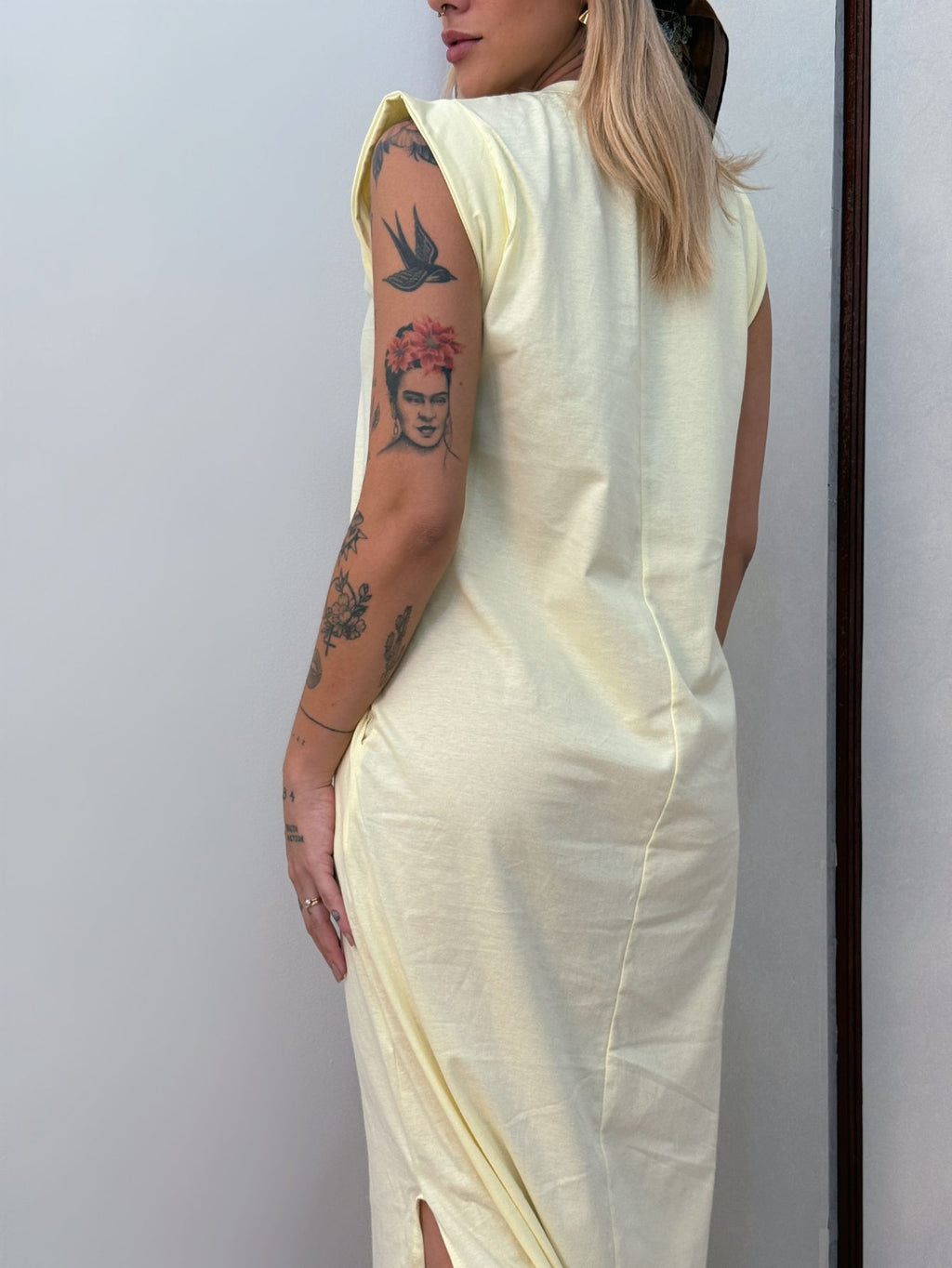 Vestido Longo Muscle Tee Em Algodão Com Bolso Aveloz Amarelo