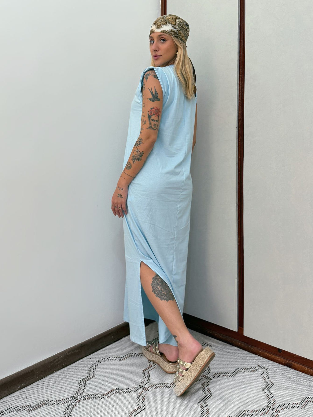 Vestido Longo Muscle Tee Em Algodão Com Bolso Aveloz Azul Cl