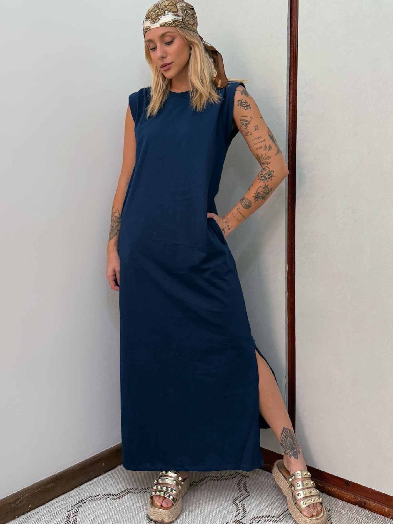 Vestido Longo Muscle Tee em Algodão com Bolso Aveloz Azul Marinho