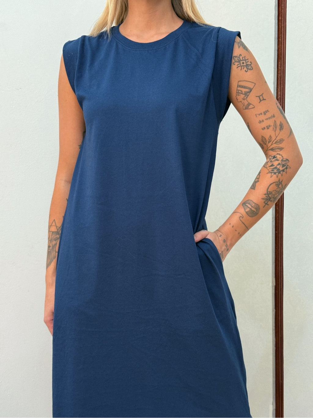 Vestido Longo Muscle Tee em Algodão com Bolso Aveloz Azul Marinho