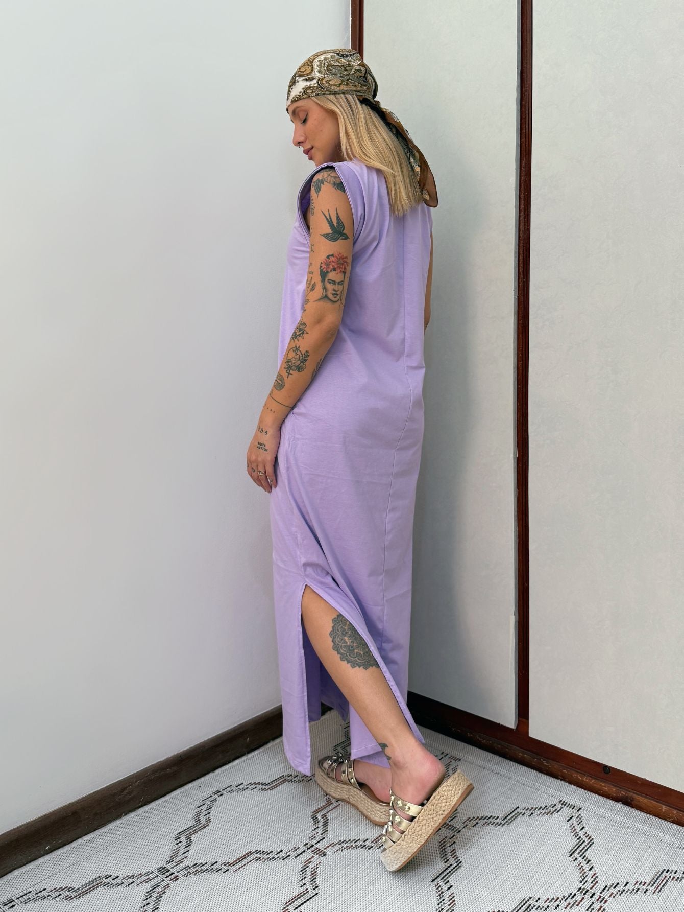 Vestido Longo Muscle Tee Em Algodão Com Bolso Aveloz Lilás
