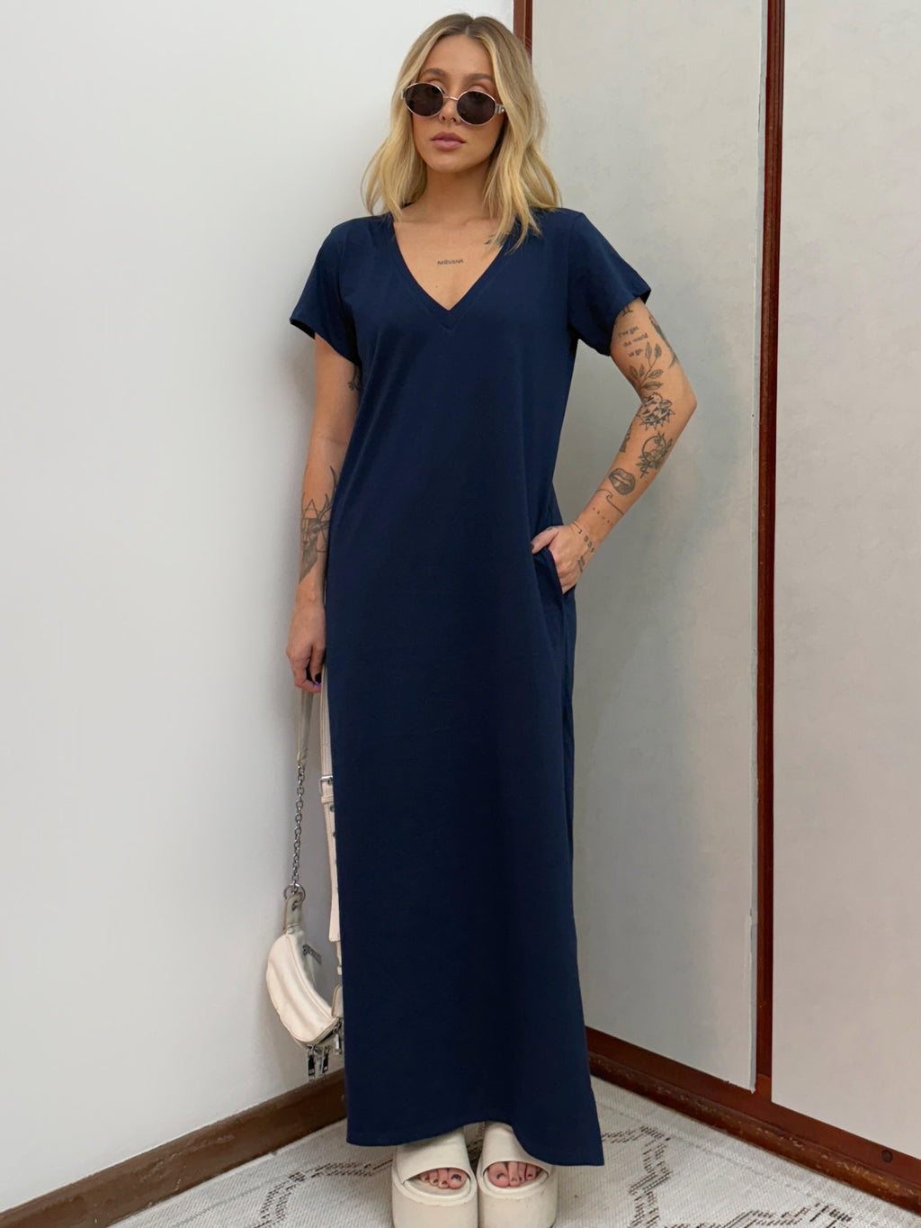 Vestido Longo de Algodão com Bolso Decote V Azul Marinho