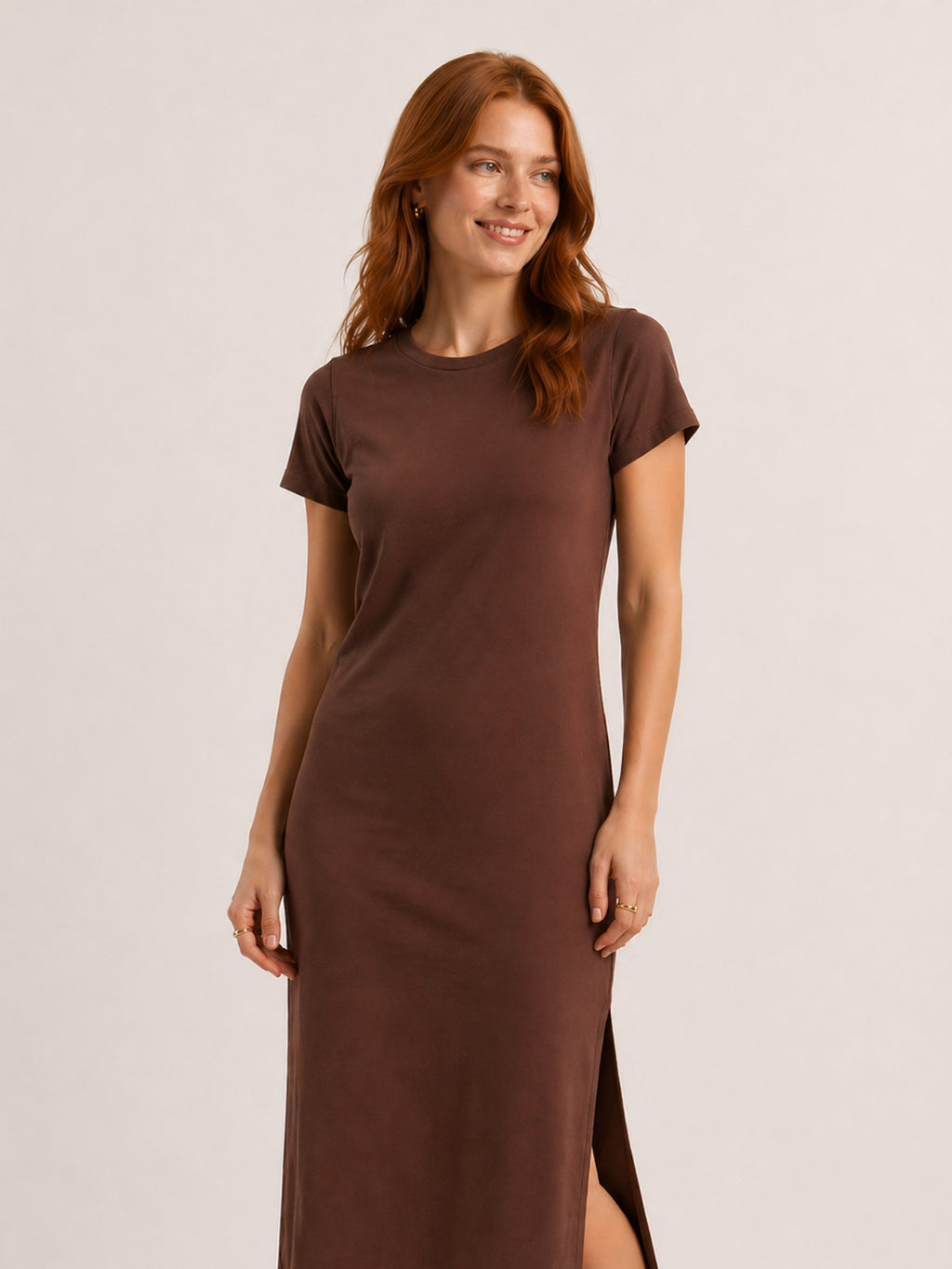 Vestido Midi Camiseta Com Fenda Aveloz Marrom