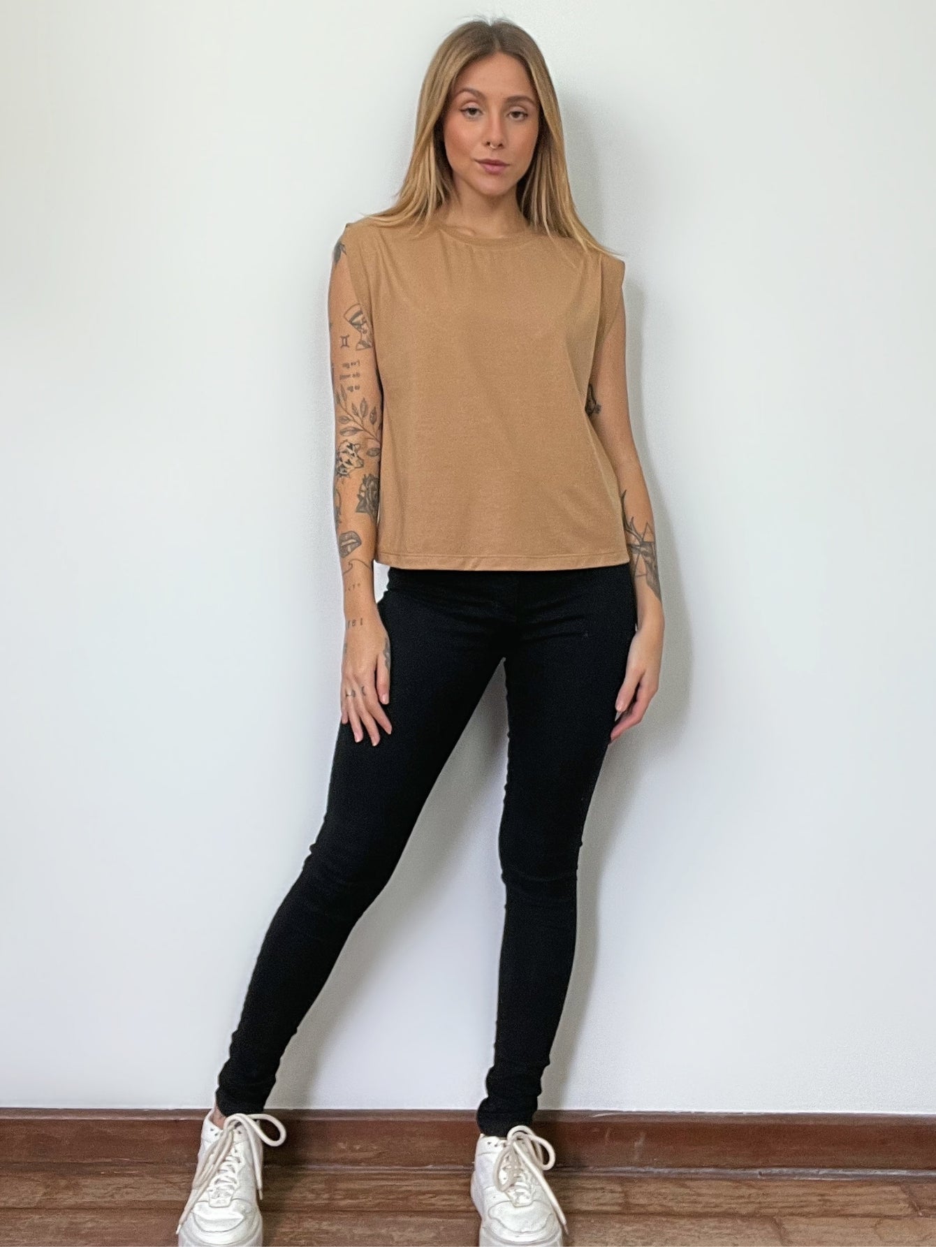 Camiseta Aveloz Feminina Muscle Tee Caramelo
