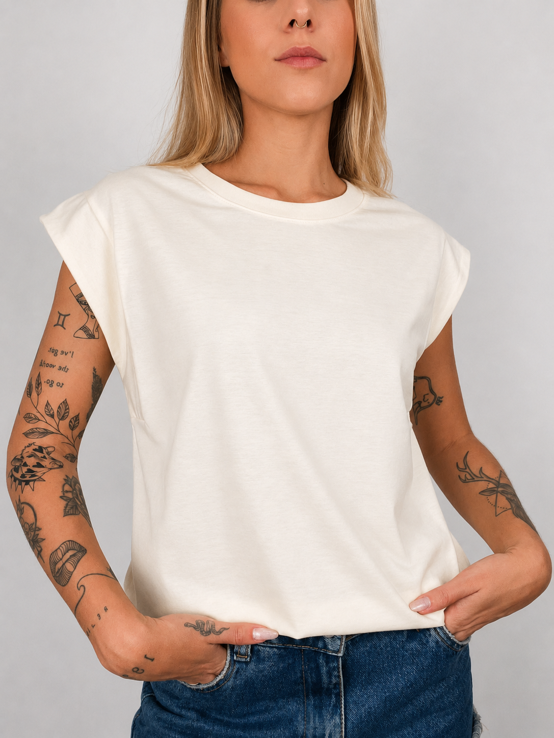 Regata Feminina Aveloz Ombro Caído- Off White