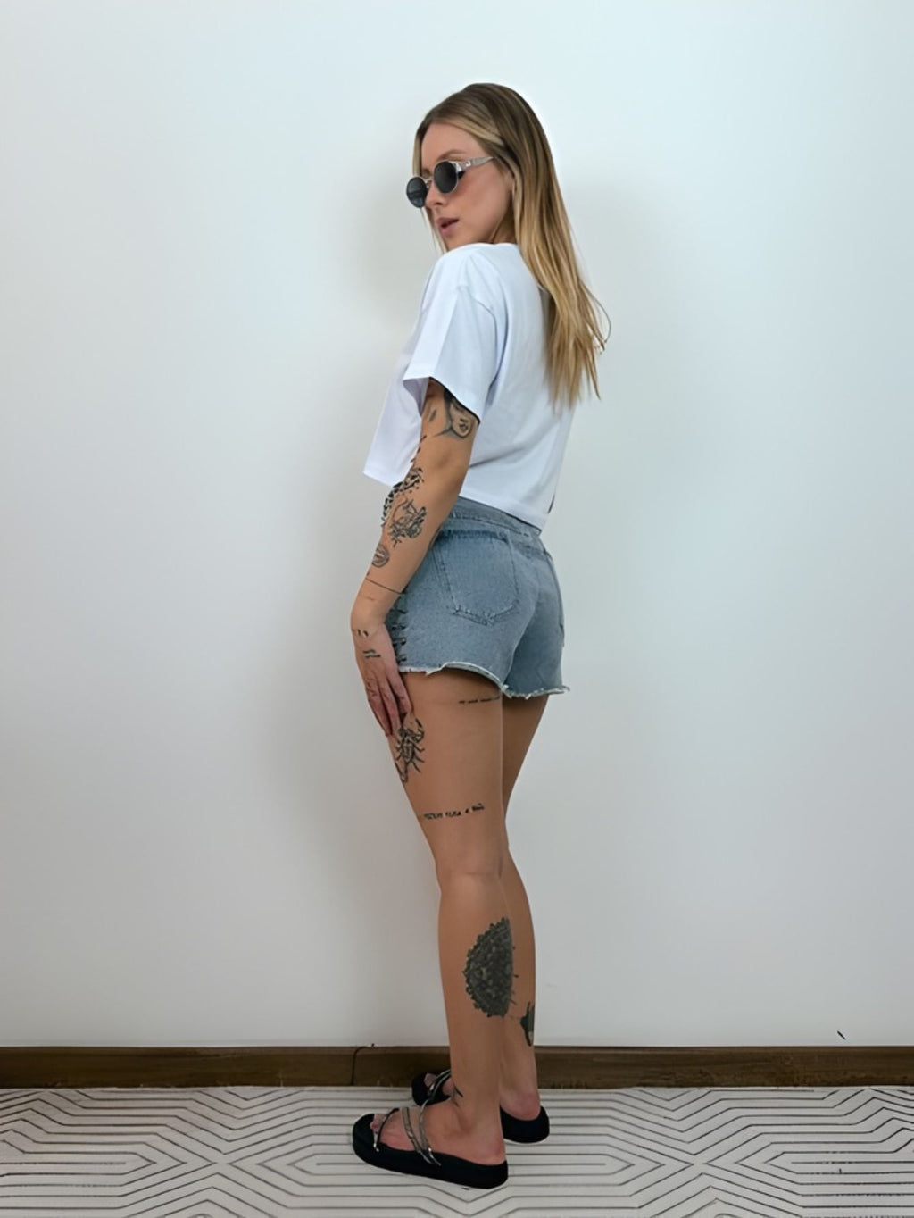 Camiseta Aveloz Feminina Cropped Branca