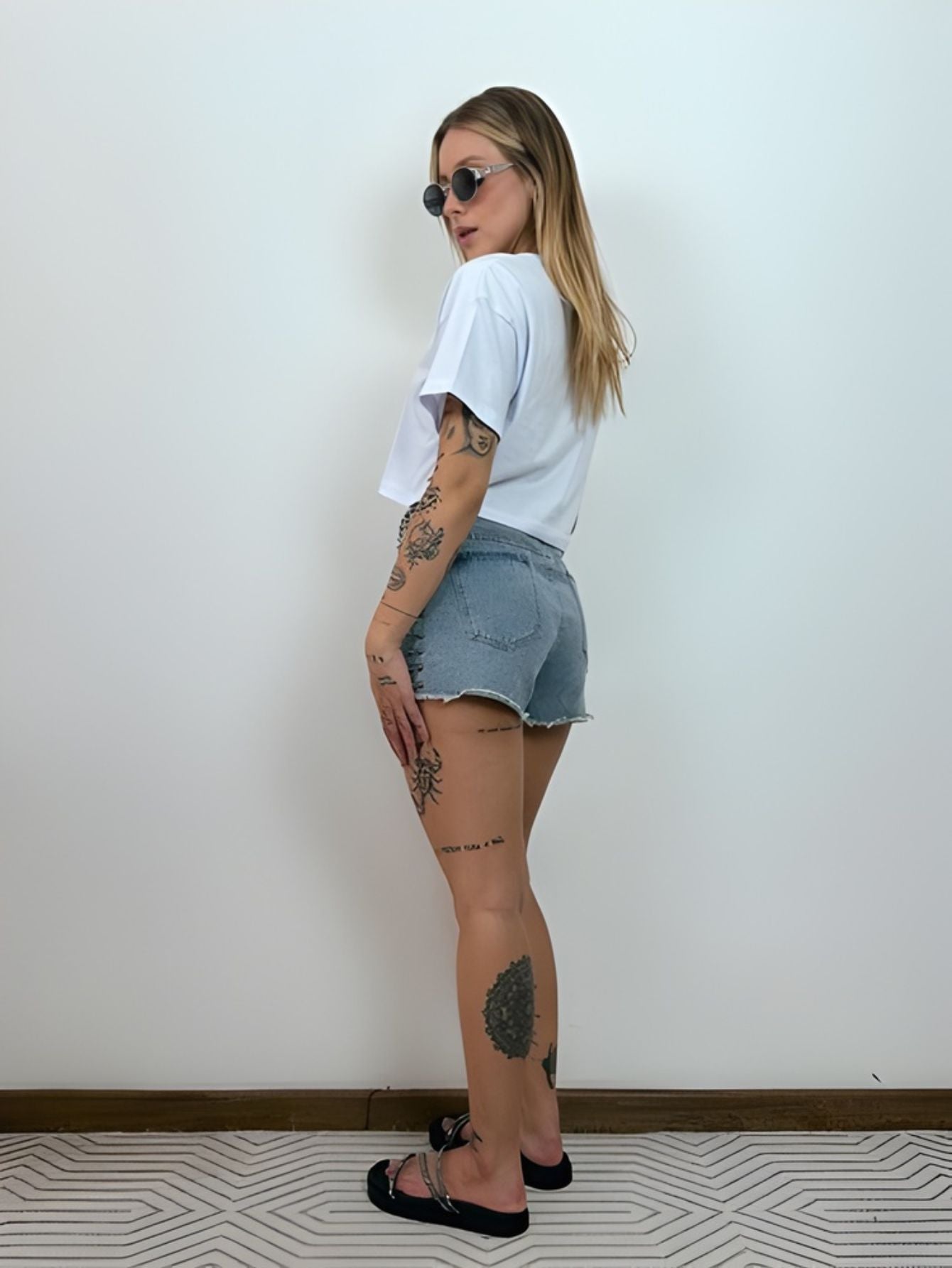 Camiseta Aveloz Feminina Cropped Branca