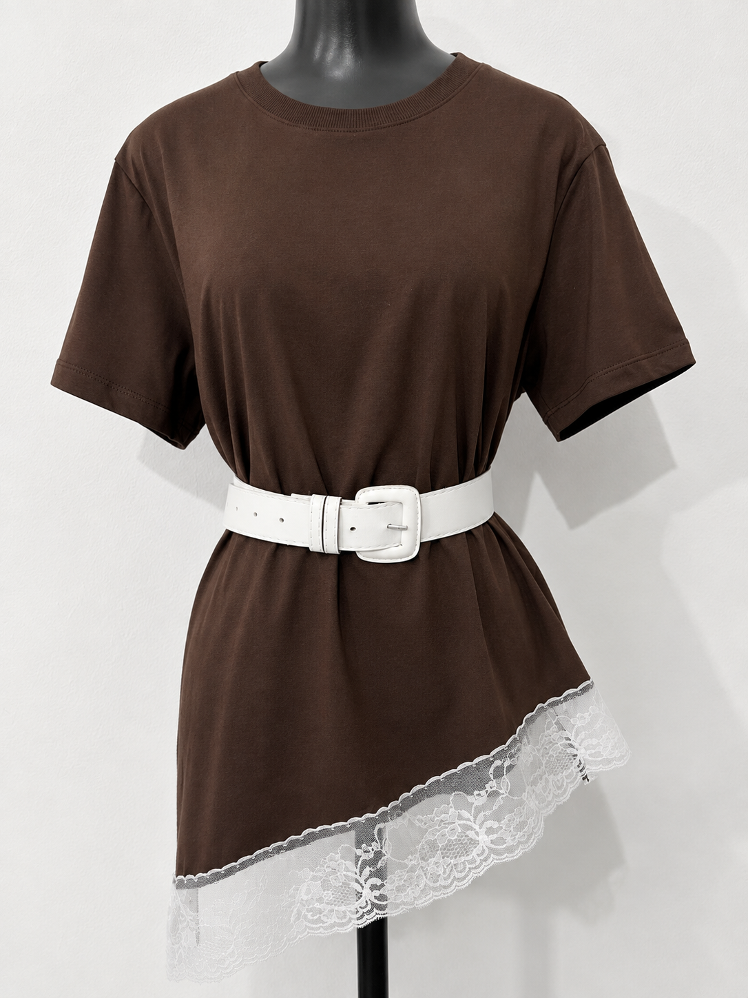 Blusa Assimétrica Feminina com Renda Marrom
