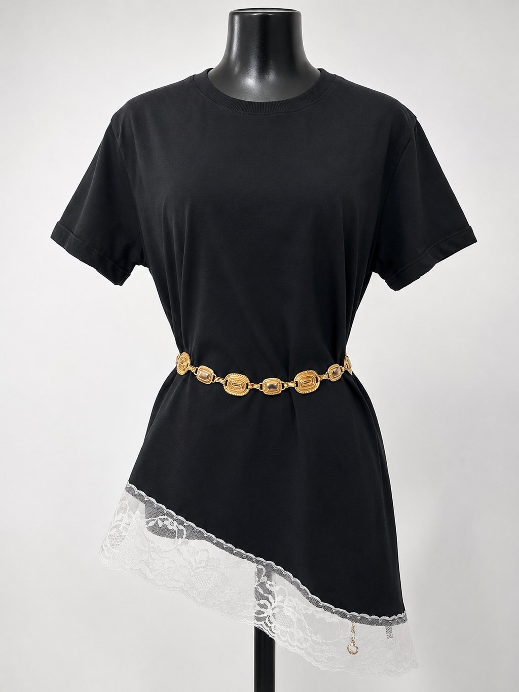 Blusa Assimétrica Feminina com Renda Preta