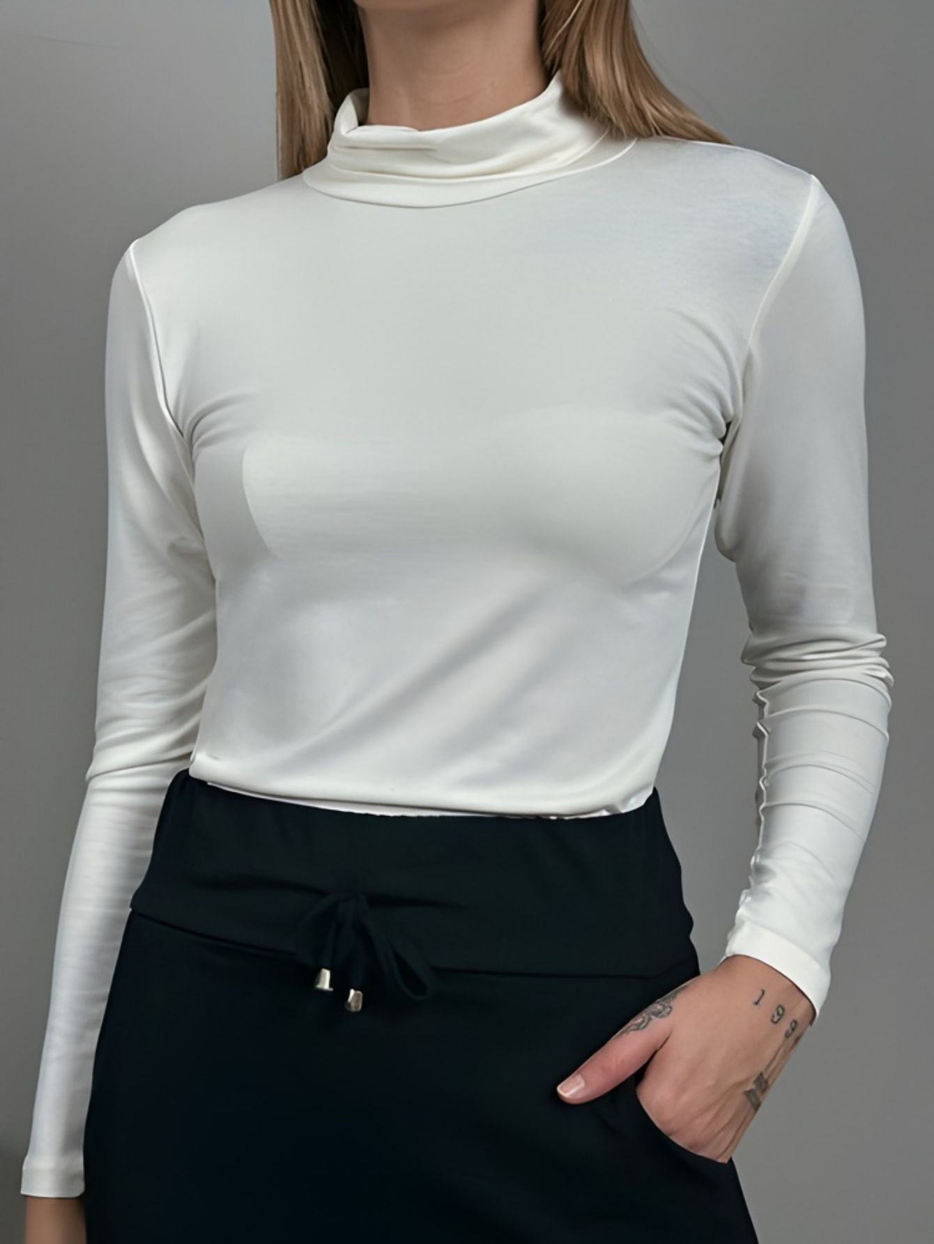Blusa Manga Longa Gola Alta Segunda Pele Em Viscolycra - Off White