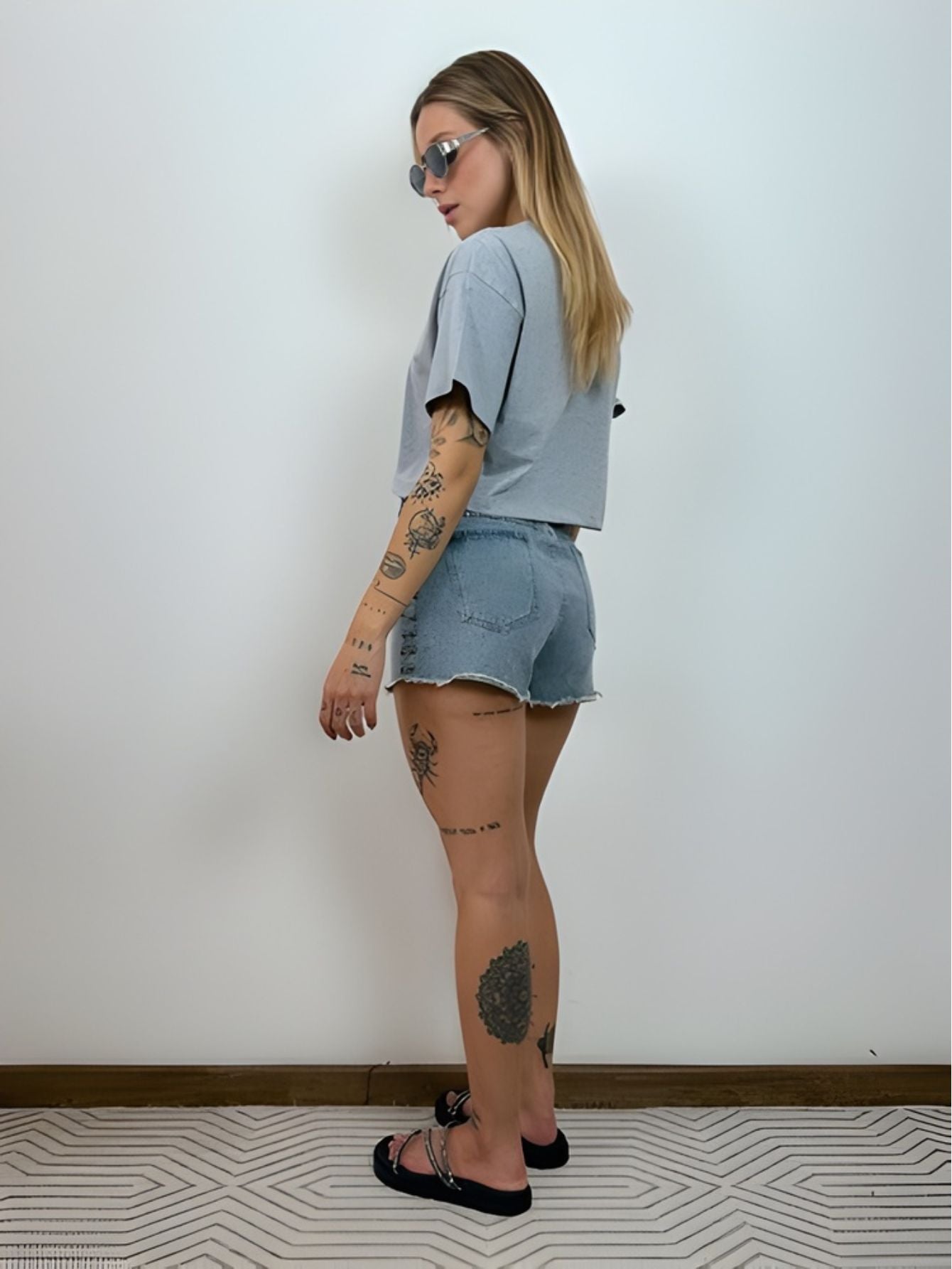 Camiseta Aveloz Feminina Cropped Cinza Mescla