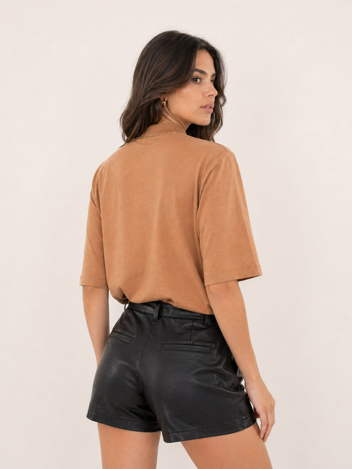 Camiseta Feminina T-shirt Aveloz Gola Alta E Manga 3/4 Caramelo
