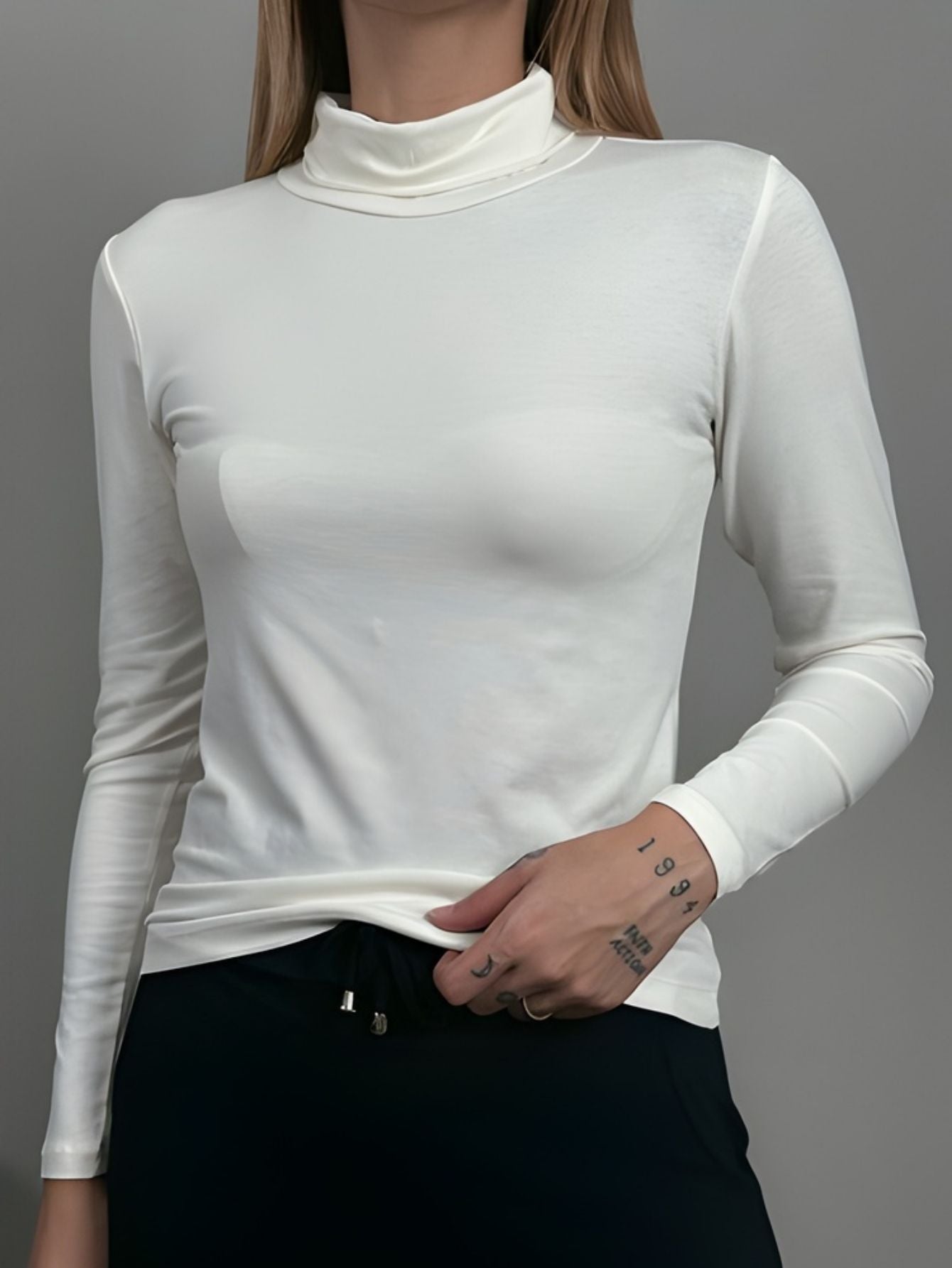Blusa Manga Longa Gola Alta Segunda Pele Em Viscolycra - Off White