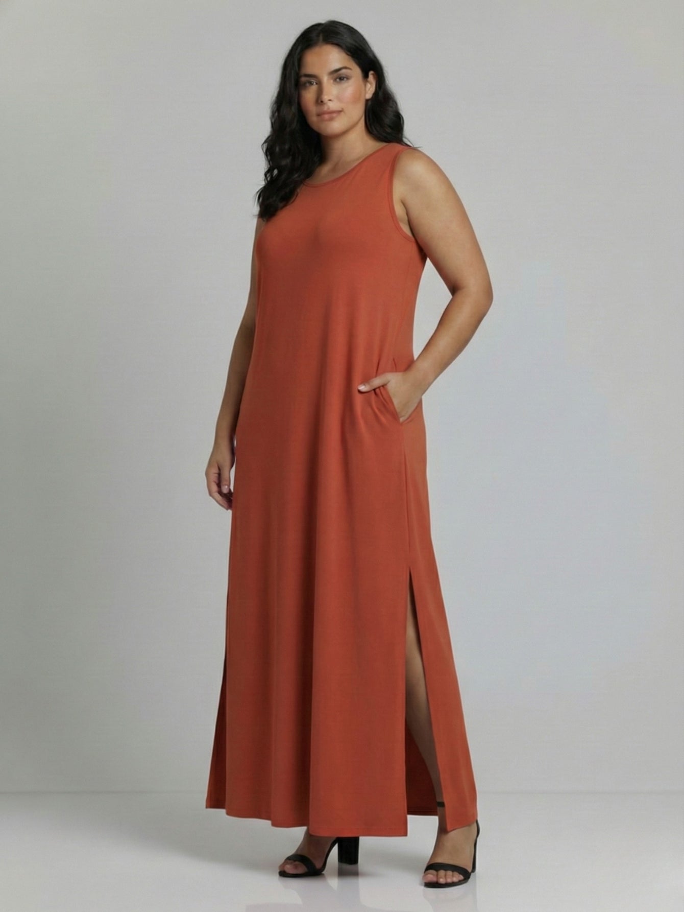 Vestido Longo Aveloz Viscolycra Soltinho Plus Size com Bolso Ferrugem