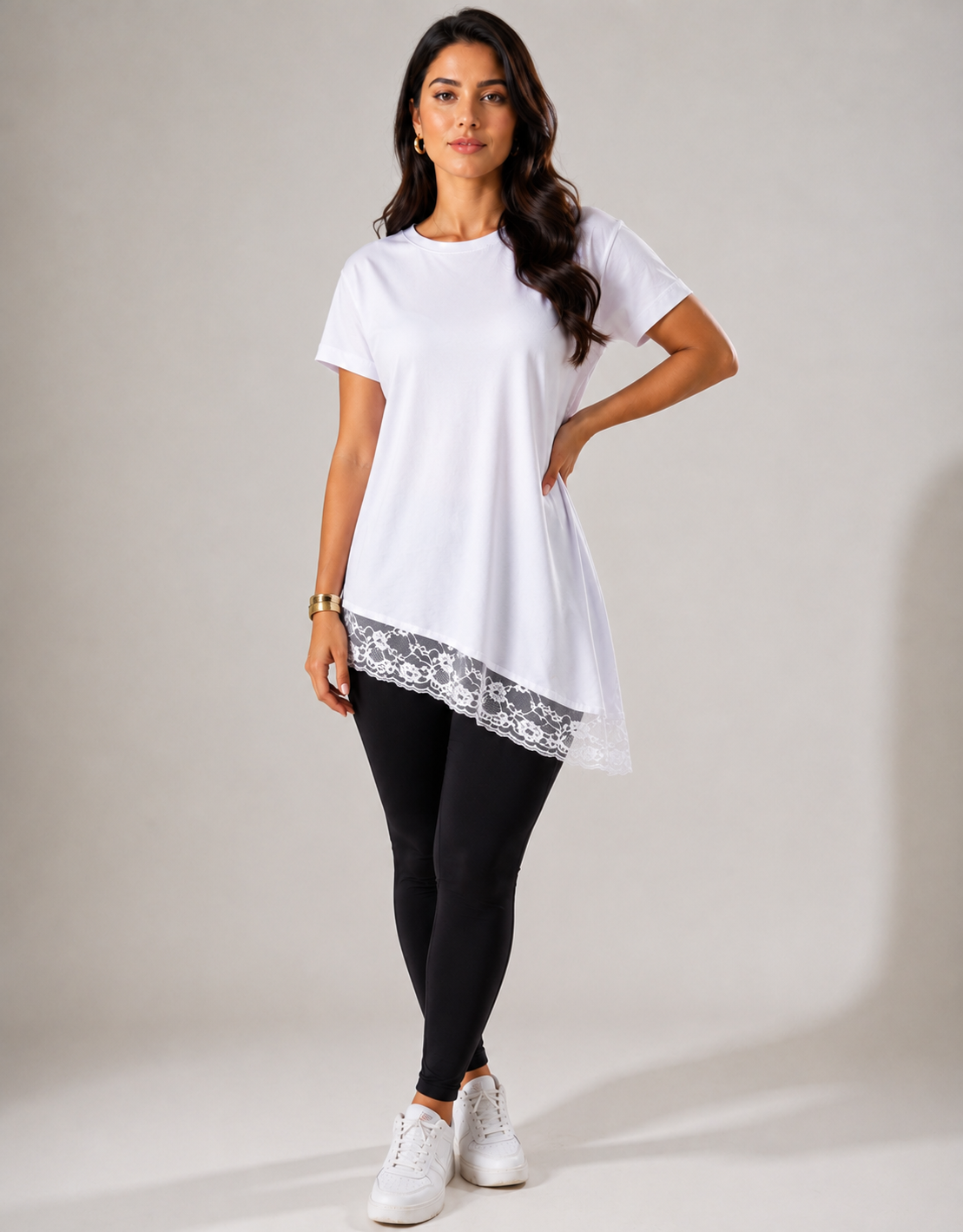 Blusa Assimétrica Feminina com Renda Branca
