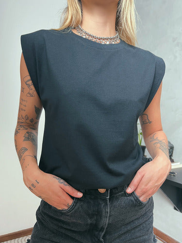 Camiseta Aveloz Feminina Muscle Tee Preta