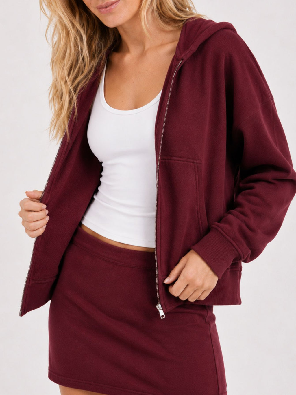 Jaqueta Moletom feminina Cropped Flow Aveloz com zíper e Capuz Bordô
