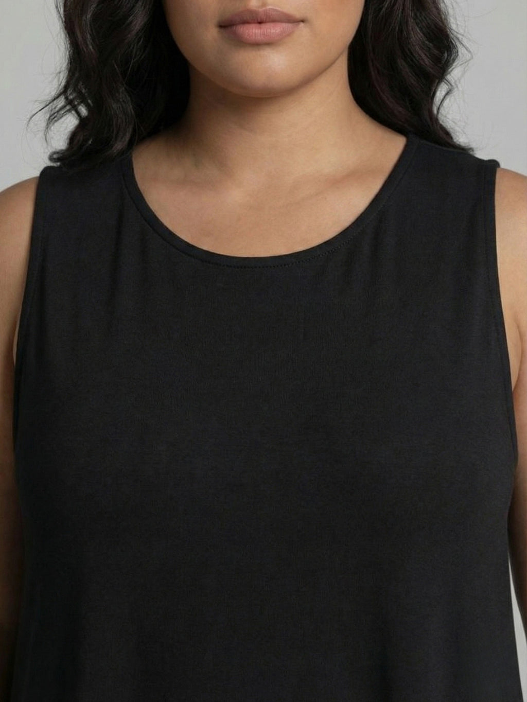 Vestido Longo Aveloz Viscolycra Soltinho Plus Size com Bolso Preto