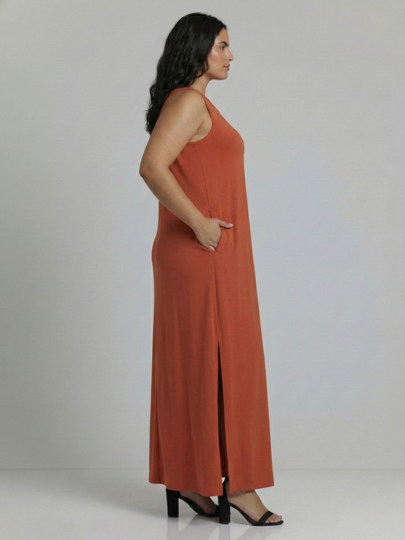 Vestido Longo Aveloz Viscolycra Soltinho Plus Size com Bolso Ferrugem