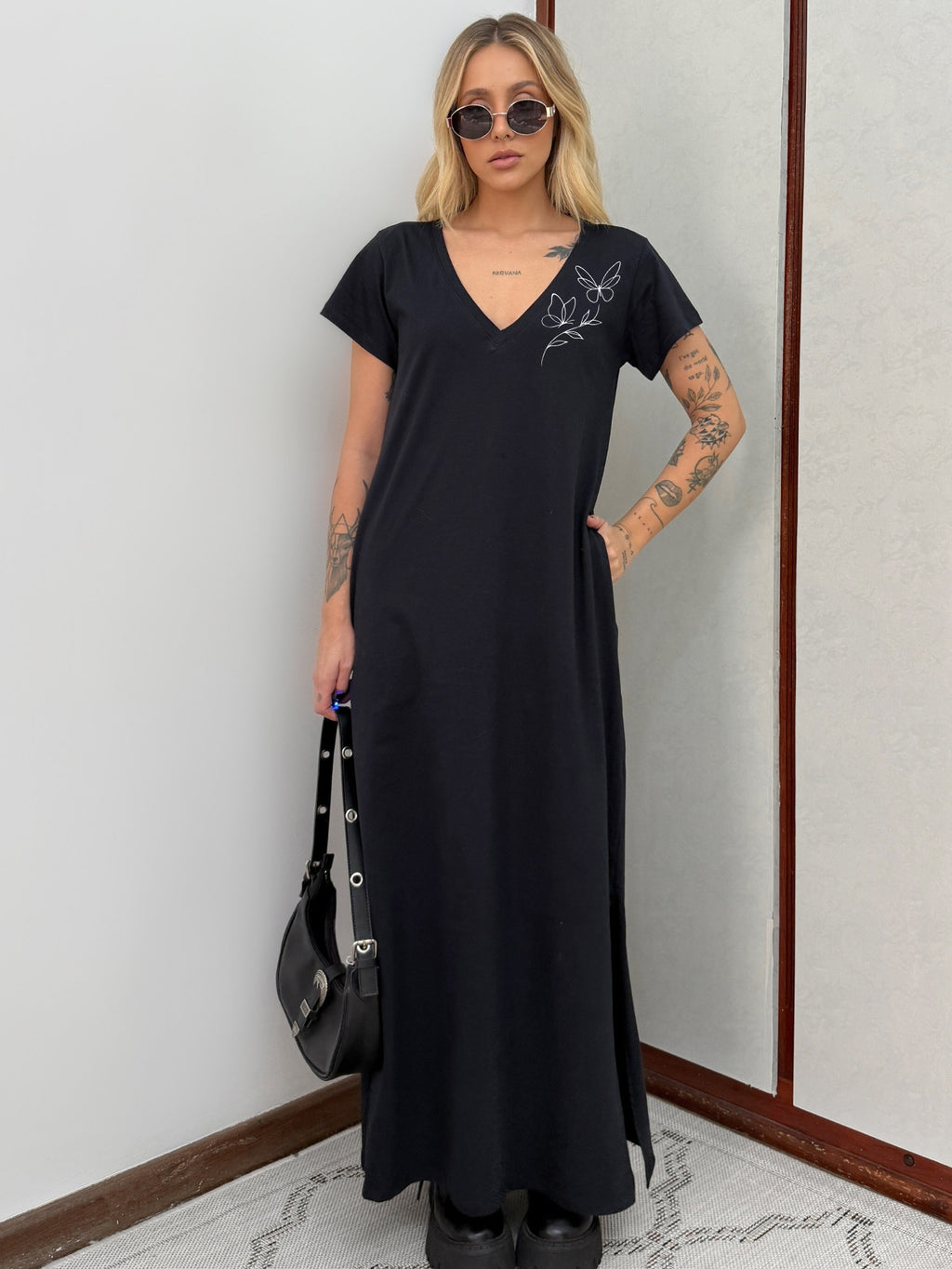 Vestido Longo de Algodão com Bolso Decote V Estampa Borboleta Preto