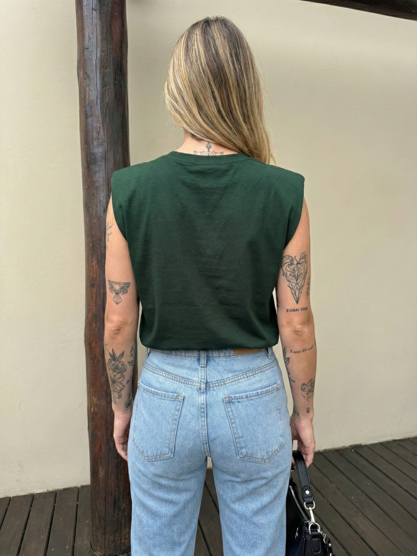 Camiseta Aveloz Feminina Muscle Tee Verde Militar