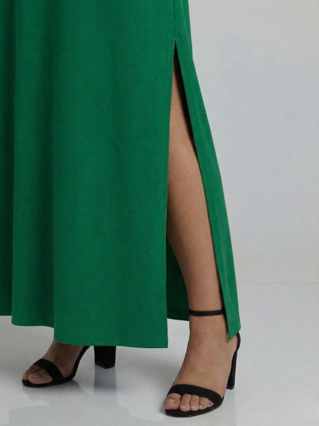 Vestido Longo Aveloz Viscolycra Soltinho Plus Size com Bolso Verde Bandeira