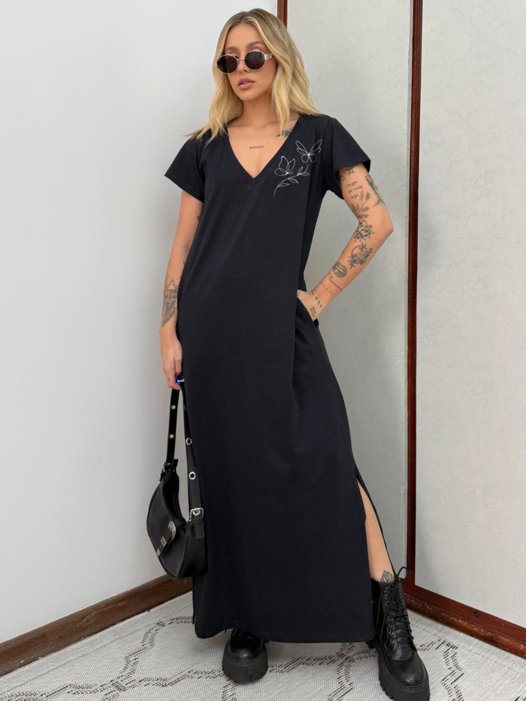 Vestido Longo de Algodão com Bolso Decote V Estampa Borboleta Preto