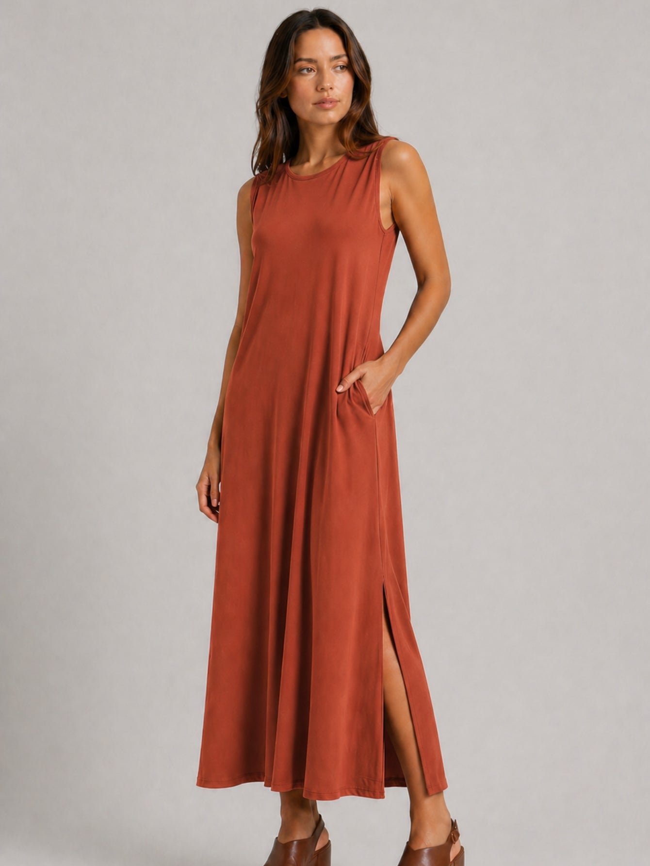 Vestido Longo Aveloz Viscolycra Soltinho com Bolso Ferrugem