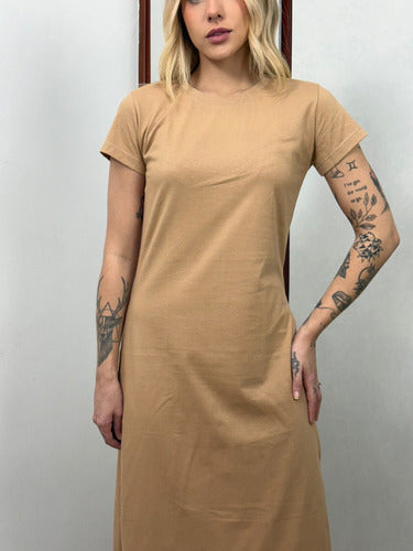 Vestido Midi Camiseta Com Fenda Aveloz Caramelo