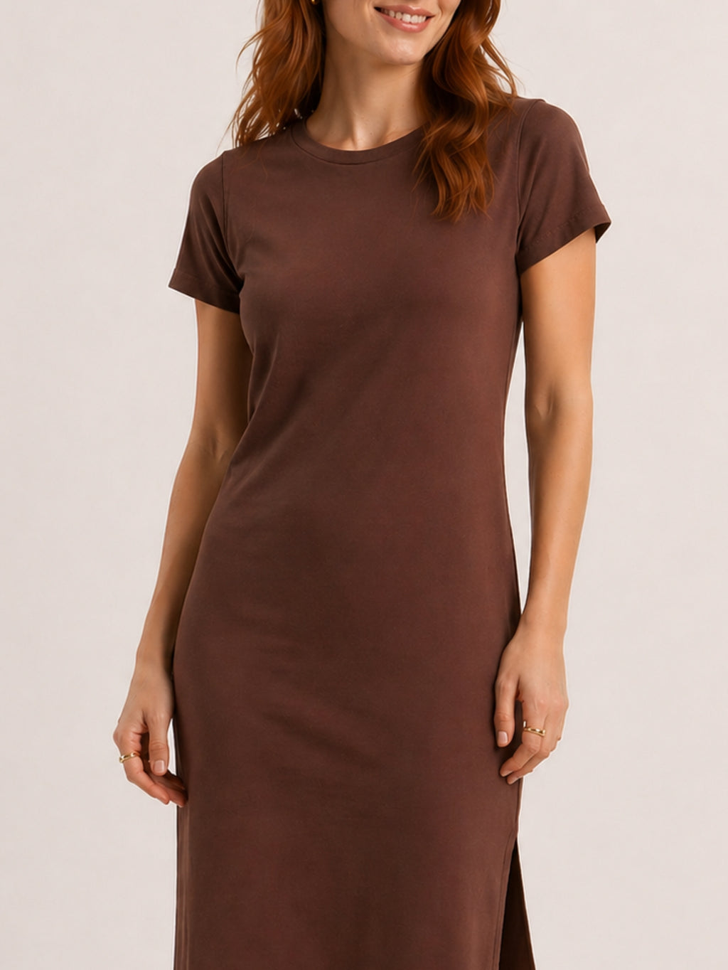 Vestido Midi Camiseta Com Fenda Aveloz Marrom