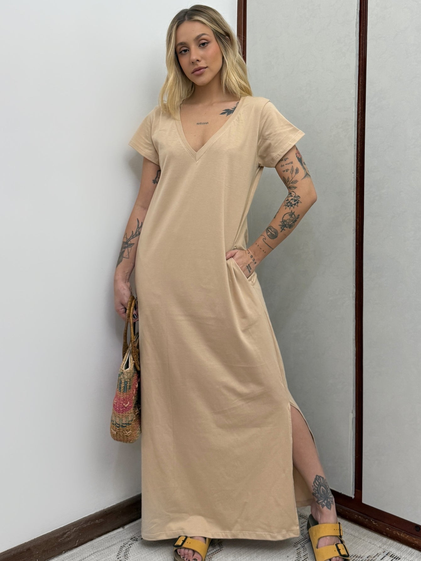 Vestido Longo de Algodão com Bolso Decote V Areia