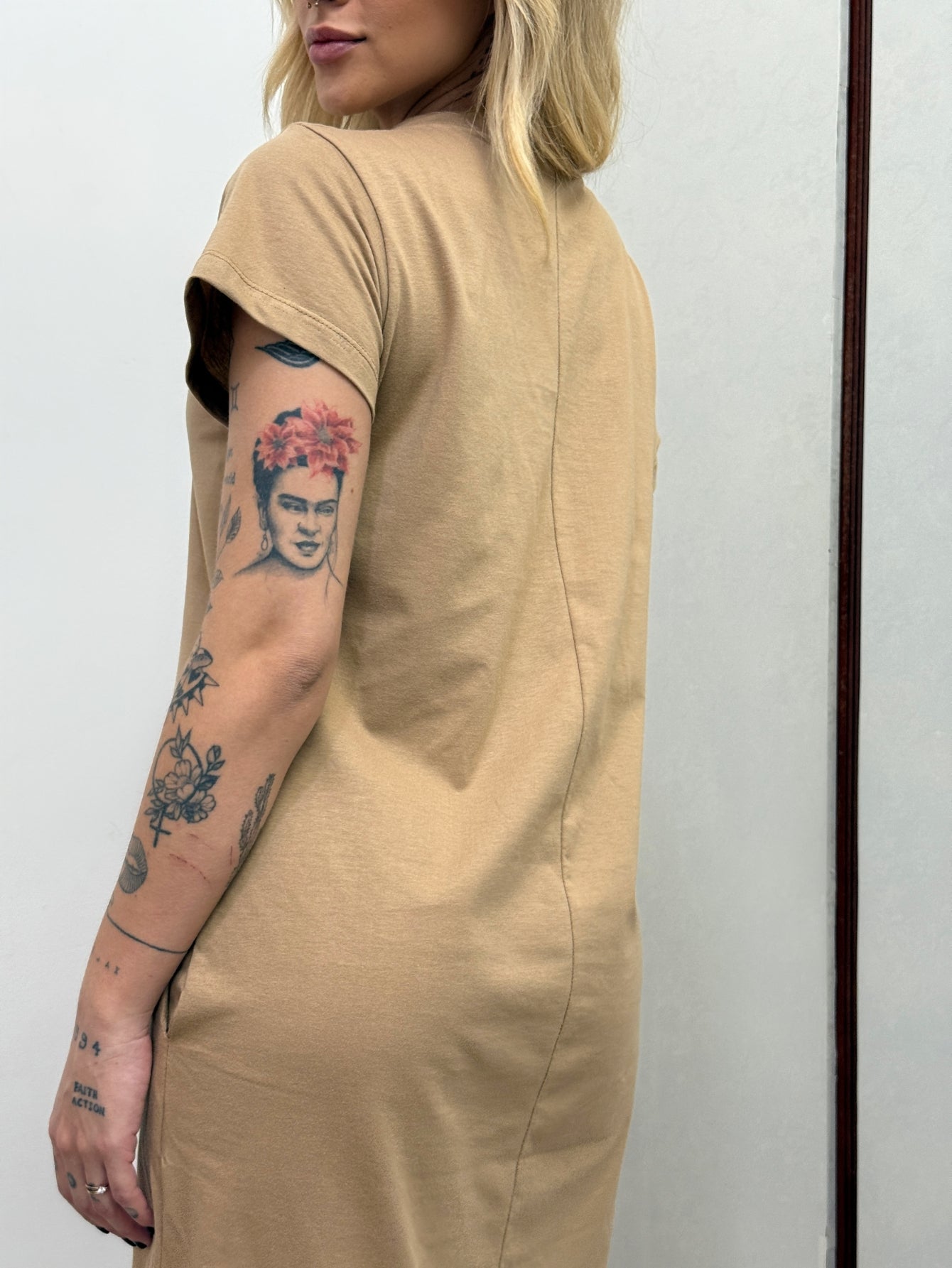 Vestido Longo de Algodão com Bolso Decote V Caramelo