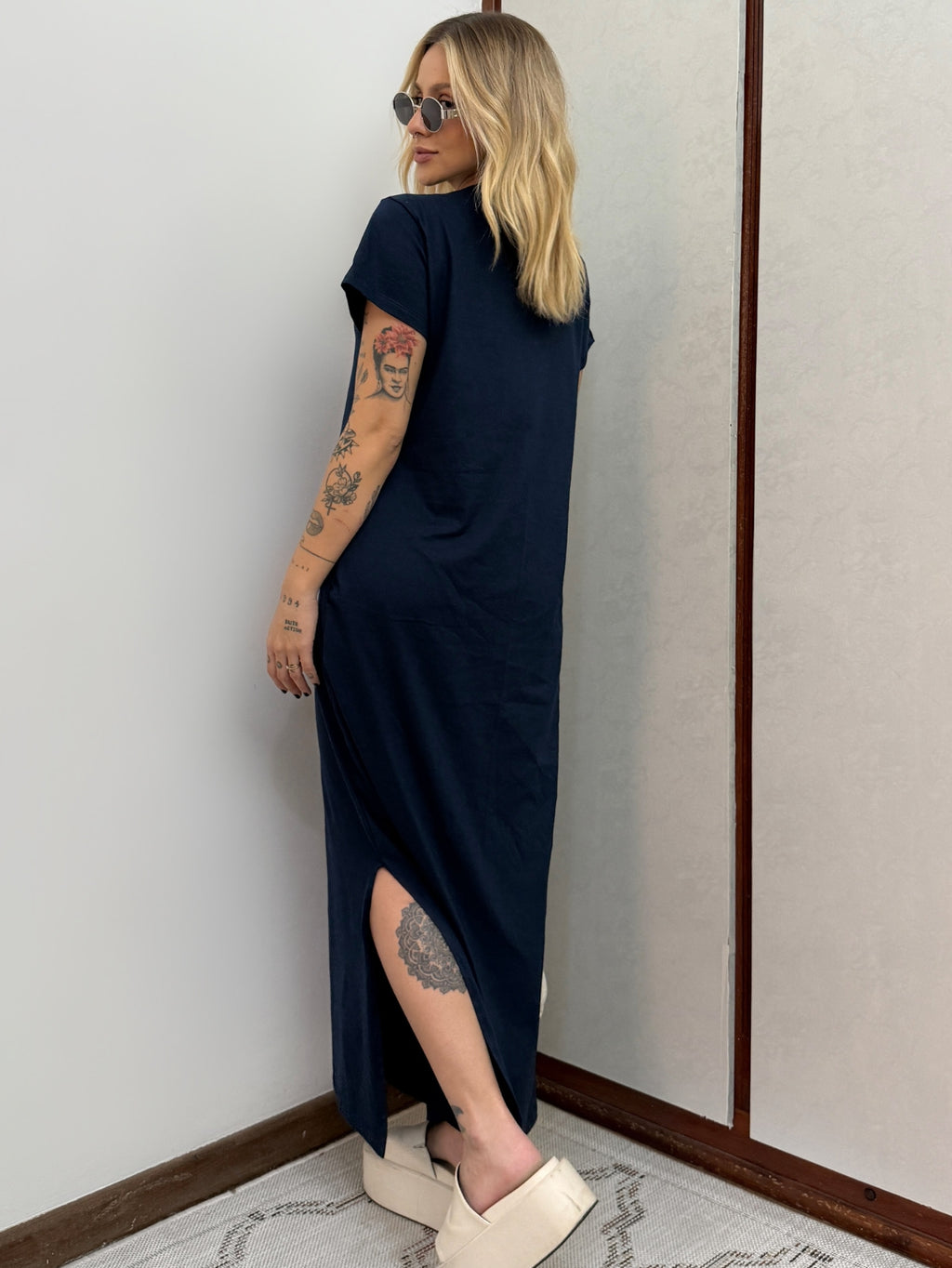 Vestido Longo de Algodão com Bolso Decote V Azul Marinho