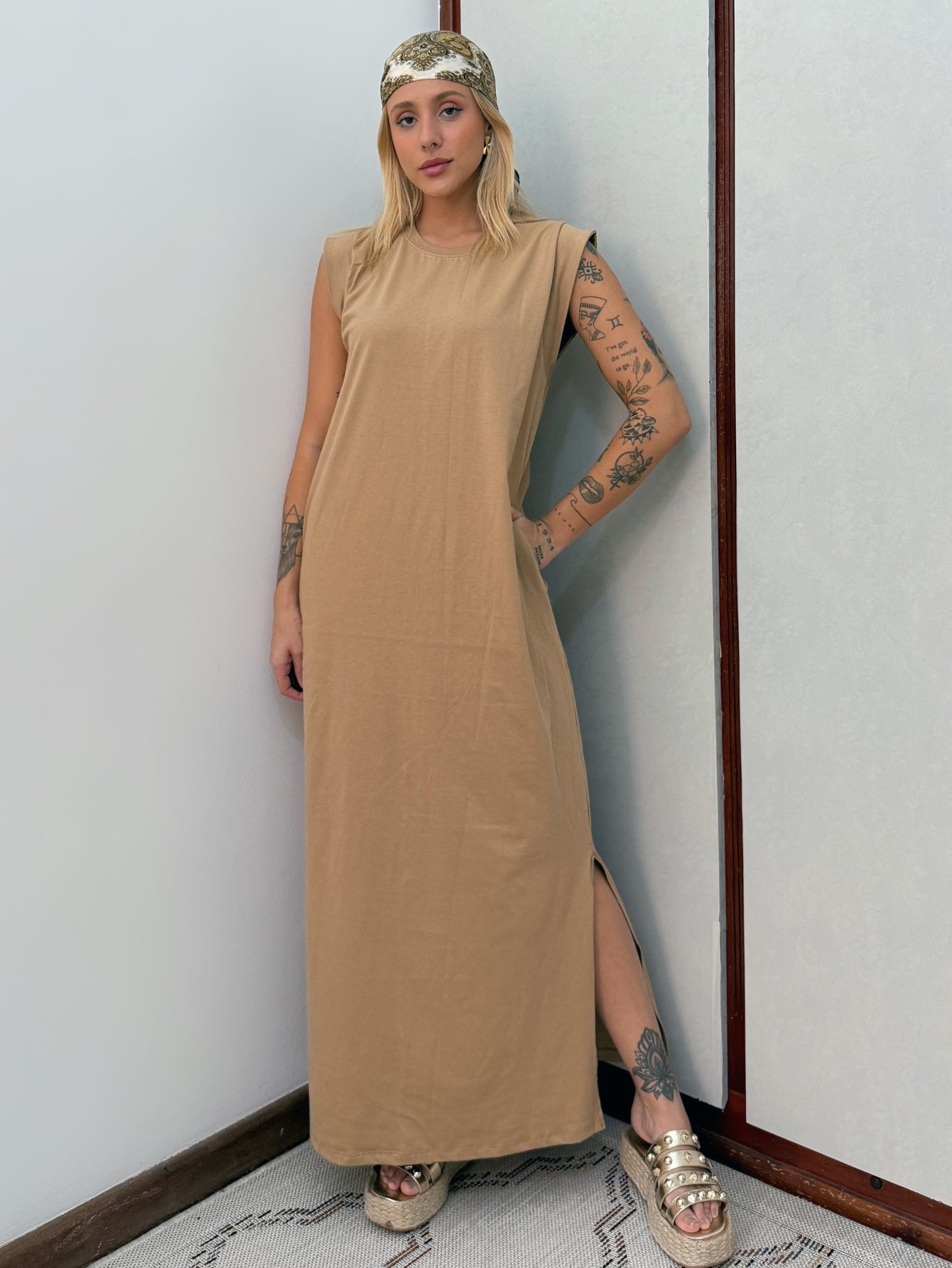 Vestido Longo Muscle Tee em Algodão com Bolso Aveloz Caramelo